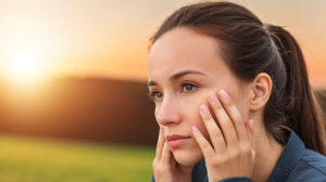 l efecto evitativo mostrando cómo una persona evita el contacto emocional en una relación